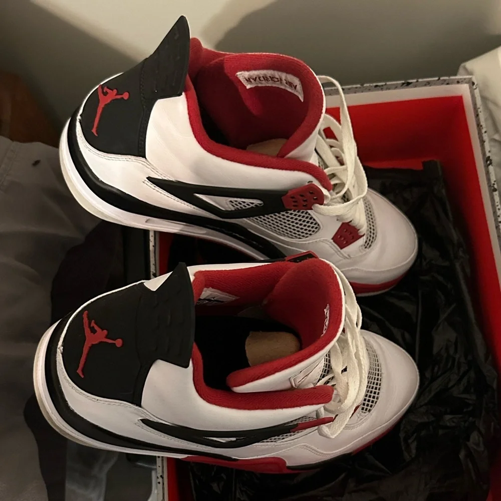 Air Jordan 4 Retro White, black and Red Sneakers - Picture 3 of 8